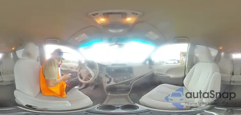 2012 Toyota Sienna Le z USA, uszkodzony, nr VIN 5TDKK3DC9CS205746